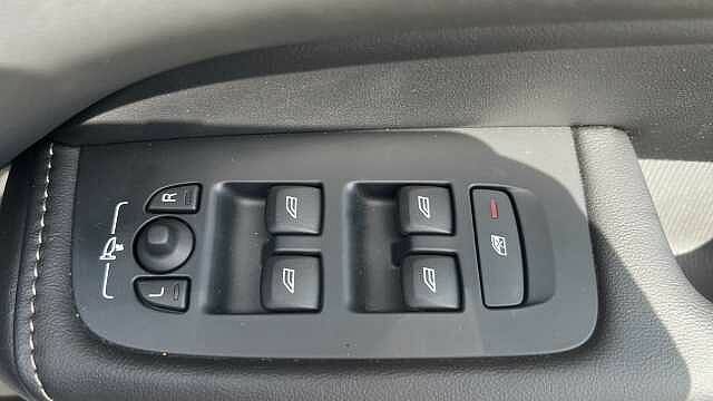 Volvo XC60 2L Inscription Expression White #16