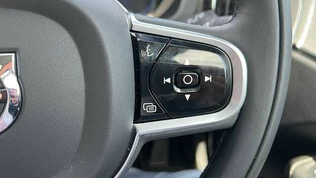 Volvo XC60 2L Inscription Expression White #11
