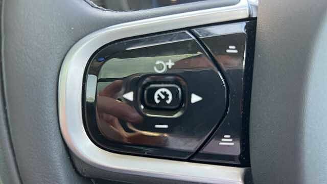 Volvo XC60 2L Inscription Expression White #12