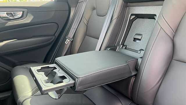 Volvo XC60 2L Inscription Expression White #19