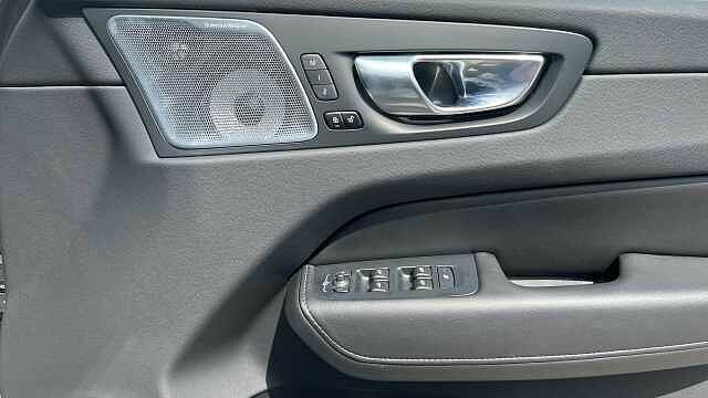 Volvo XC60 2L Inscription Expression White #15