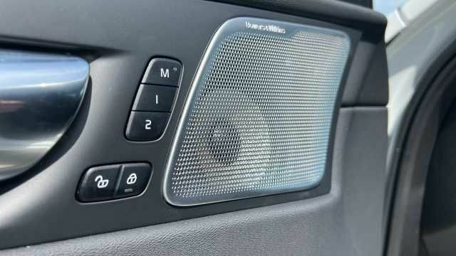 Volvo XC60 2L Inscription Expression White #23