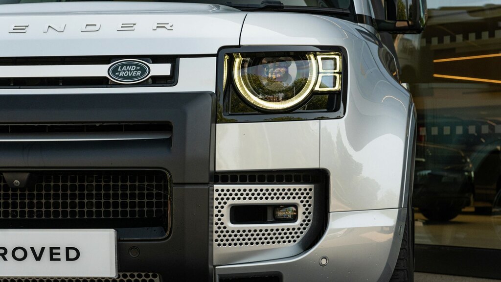 Land Rover Defender 110 110 3.0 D250 X-dynamic S Black #45