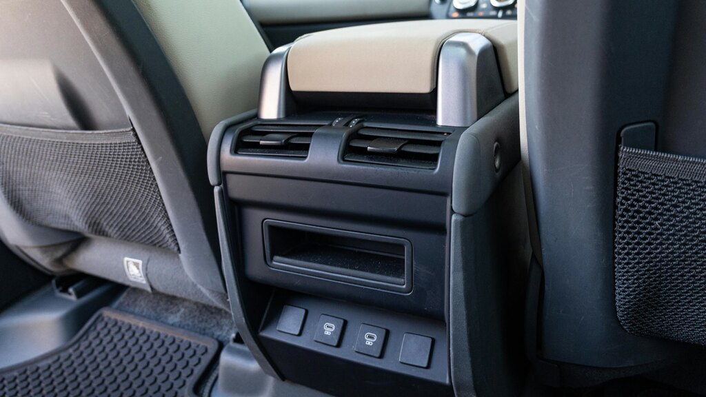 Land Rover Defender 110 110 3.0 D250 X-dynamic S Black #18