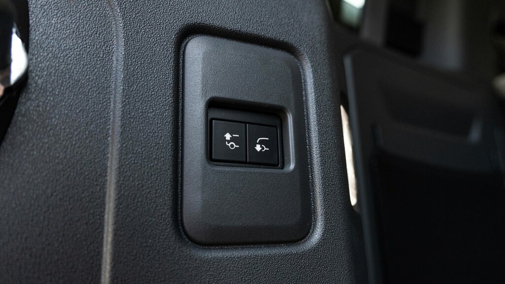 Land Rover Defender 110 110 3.0 D250 X-dynamic S Black #85