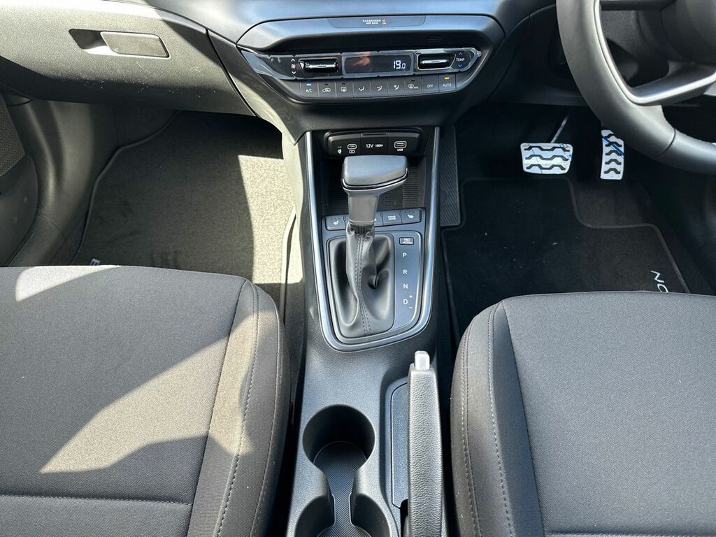 Hyundai Bayon 1.0 Tgdi 90 Tech Line Dct White #39