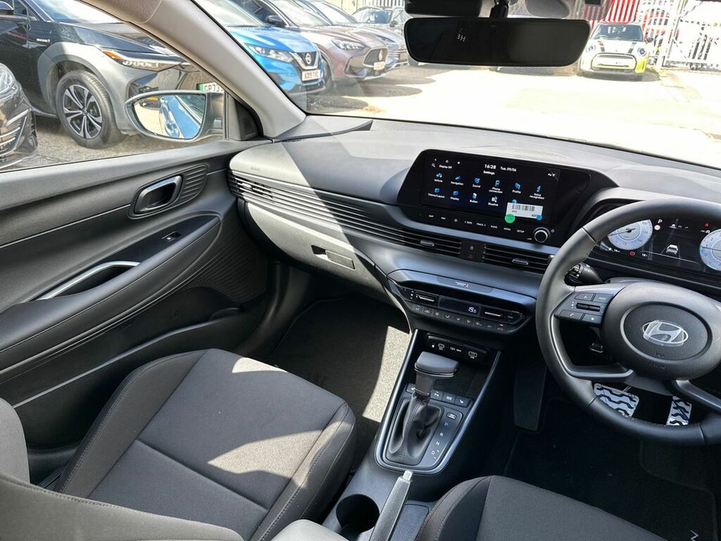 Hyundai Bayon 1.0 Tgdi 90 Tech Line Dct White #30