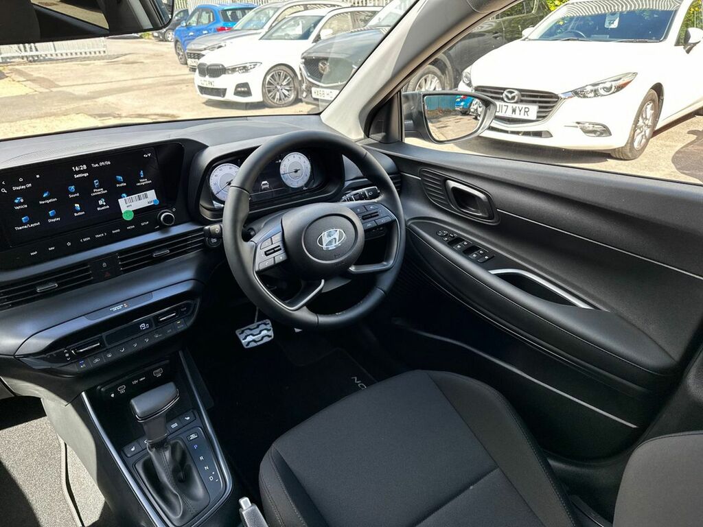 Hyundai Bayon 1.0 Tgdi 90 Tech Line Dct White #31