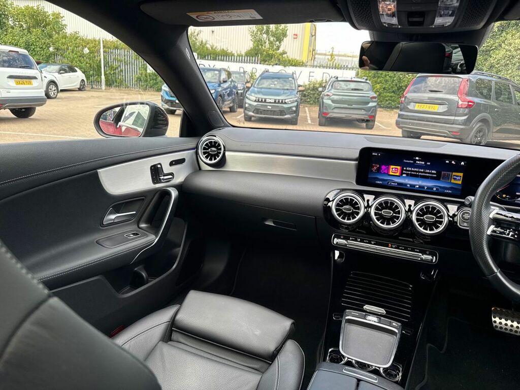 Mercedes-Benz CLA Class Cla 180 Amg Line Premium Plus White #30