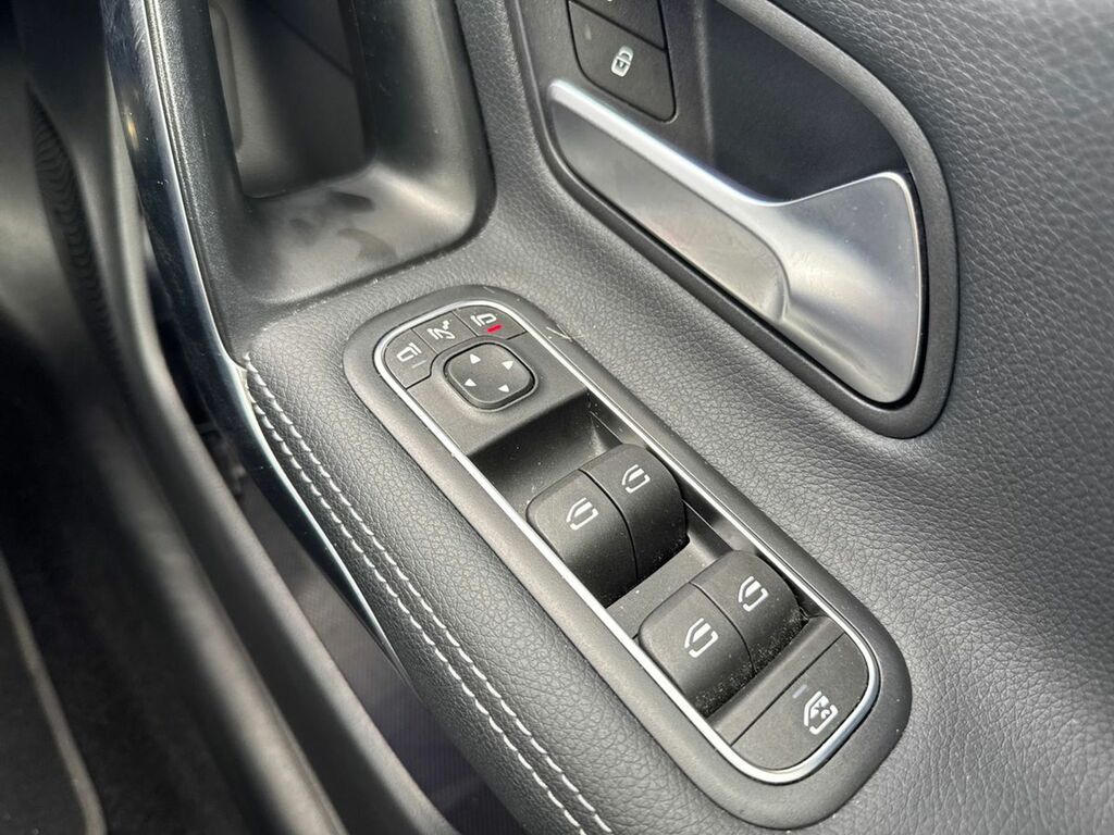 Mercedes-Benz CLA Class Cla 180 Amg Line Premium Plus White #40