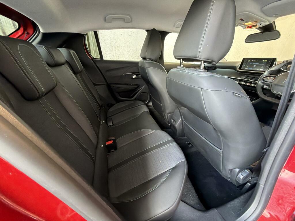 Peugeot e-208 50Kwh Allure Red #5