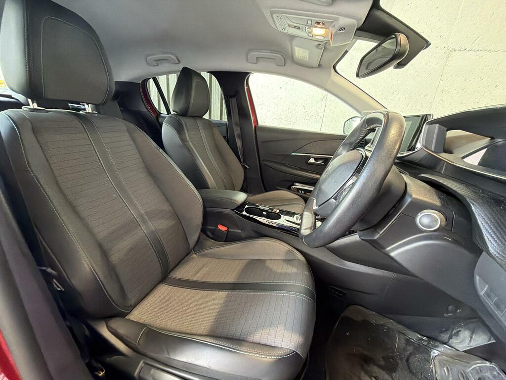 Peugeot e-208 50Kwh Allure Red #6