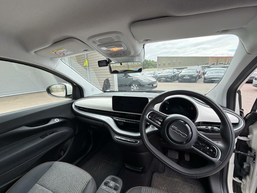 Fiat 500E 42Kwh Red Hatchback 118 Ps Red #9
