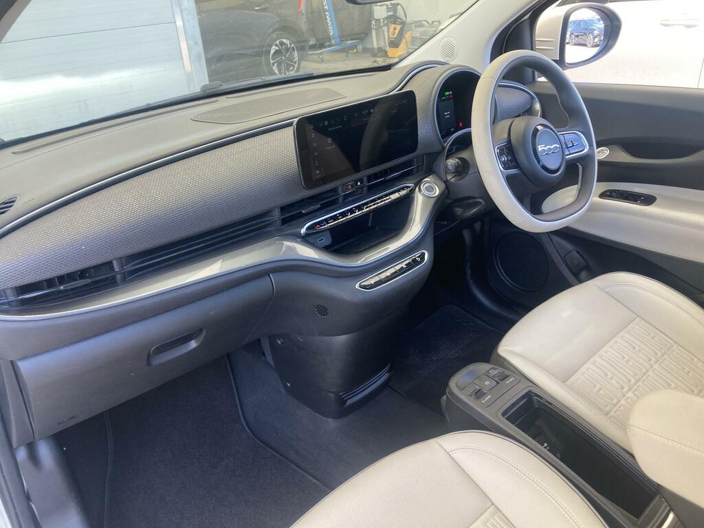 Fiat 500E 42Kwh La Prima  #6