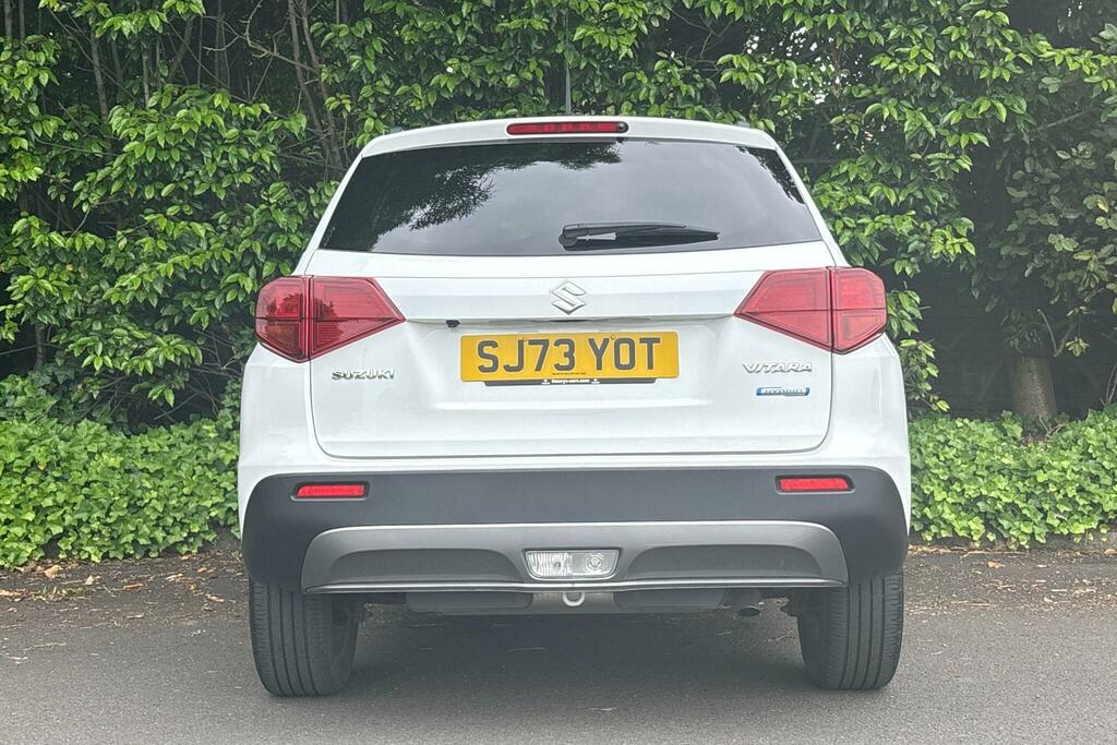 Suzuki Vitara 1.4 Boosterjet 48V Hybrid Go White #10