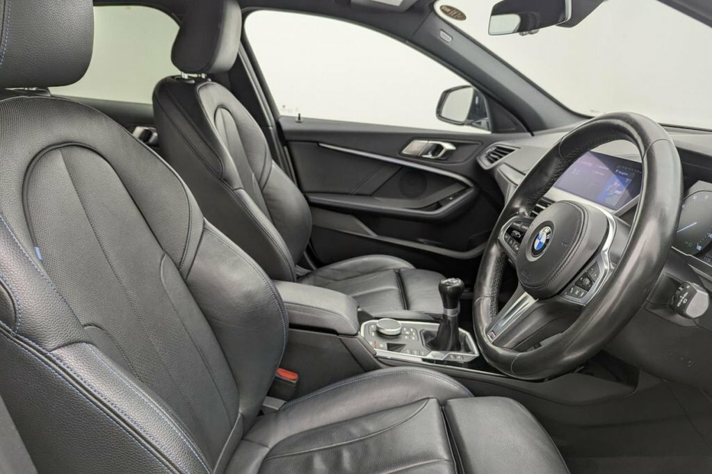 BMW 1 Series 1.5L M Sport WK69SWJ White #3