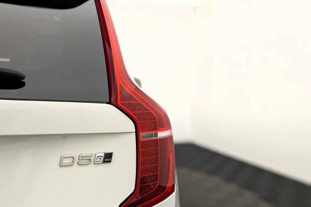 Volvo XC90 2.0 D5 Powerpulse Momentum Awd 231 Bhp Silver #50