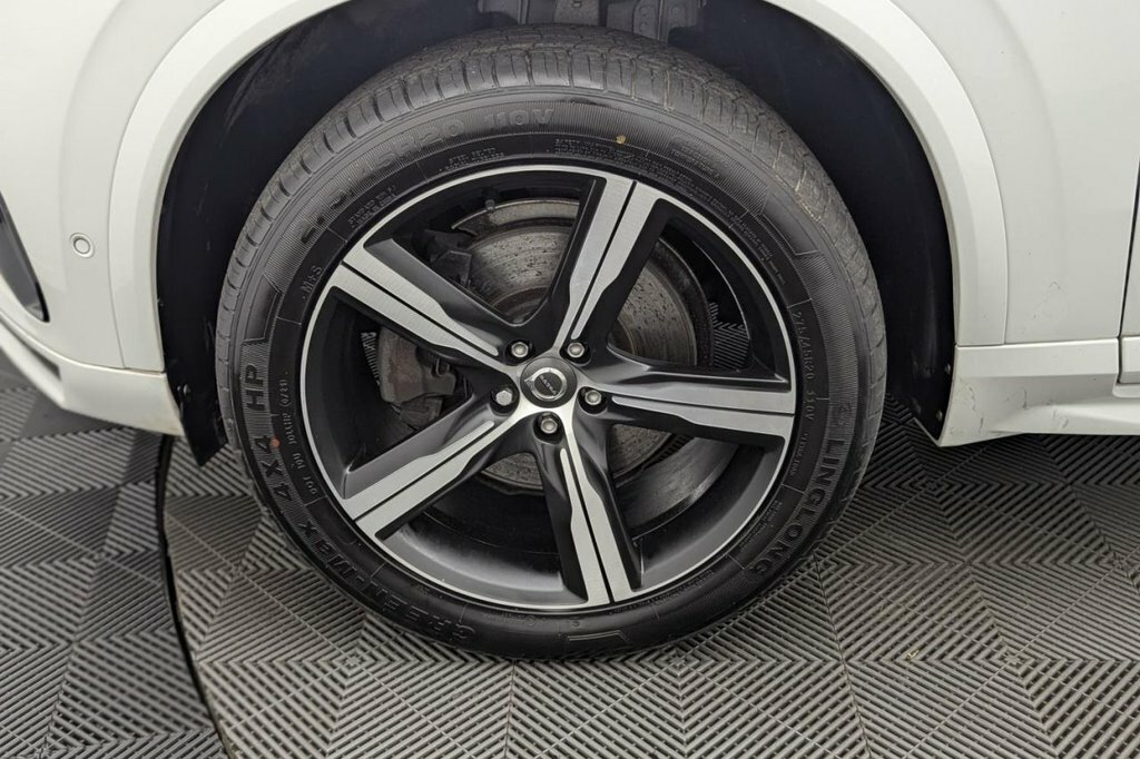 Volvo XC90 2.0 D5 Powerpulse Momentum Awd 231 Bhp Silver #54