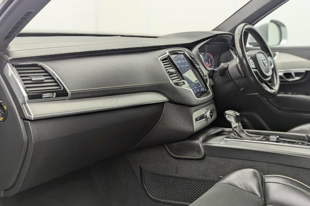 Volvo XC90 2.0 D5 Powerpulse Momentum Awd 231 Bhp Silver #25