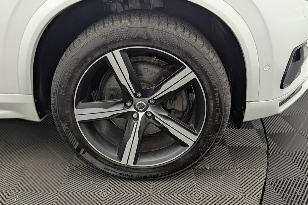 Volvo XC90 2.0 D5 Powerpulse Momentum Awd 231 Bhp Silver #52