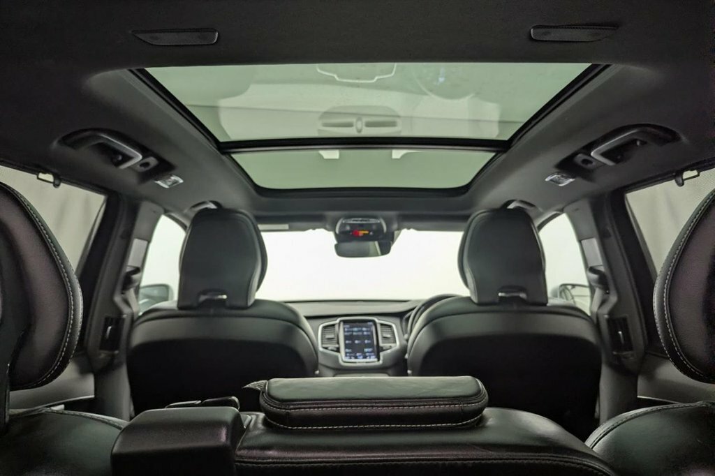 Volvo XC90 2.0 D5 Powerpulse Momentum Awd 231 Bhp Silver #10