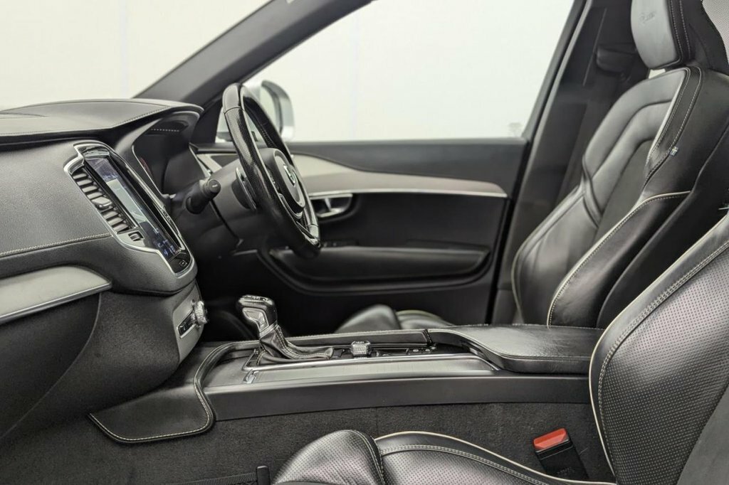 Volvo XC90 2.0 D5 Powerpulse Momentum Awd 231 Bhp Silver #26