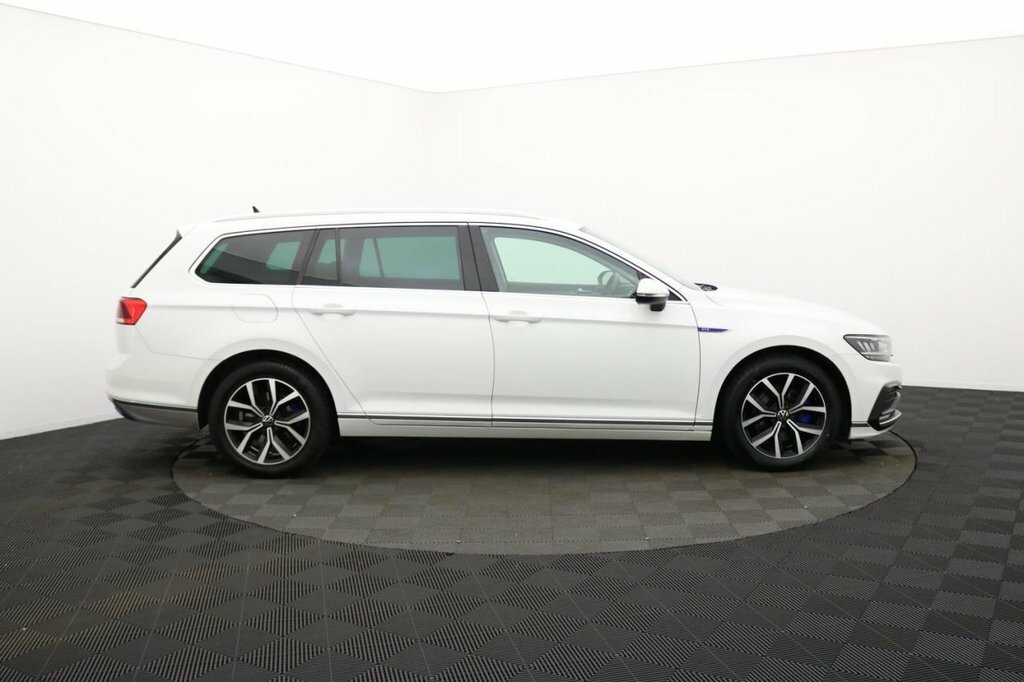 Volkswagen Passat 1.4L Gte White #2