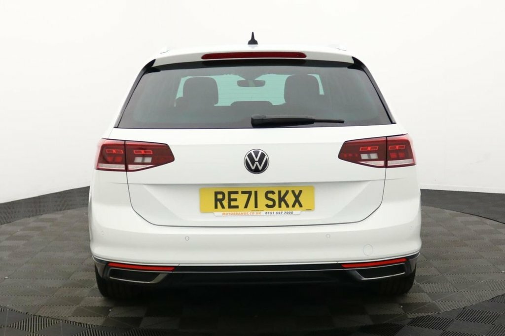 Volkswagen Passat 1.4L Gte White #5
