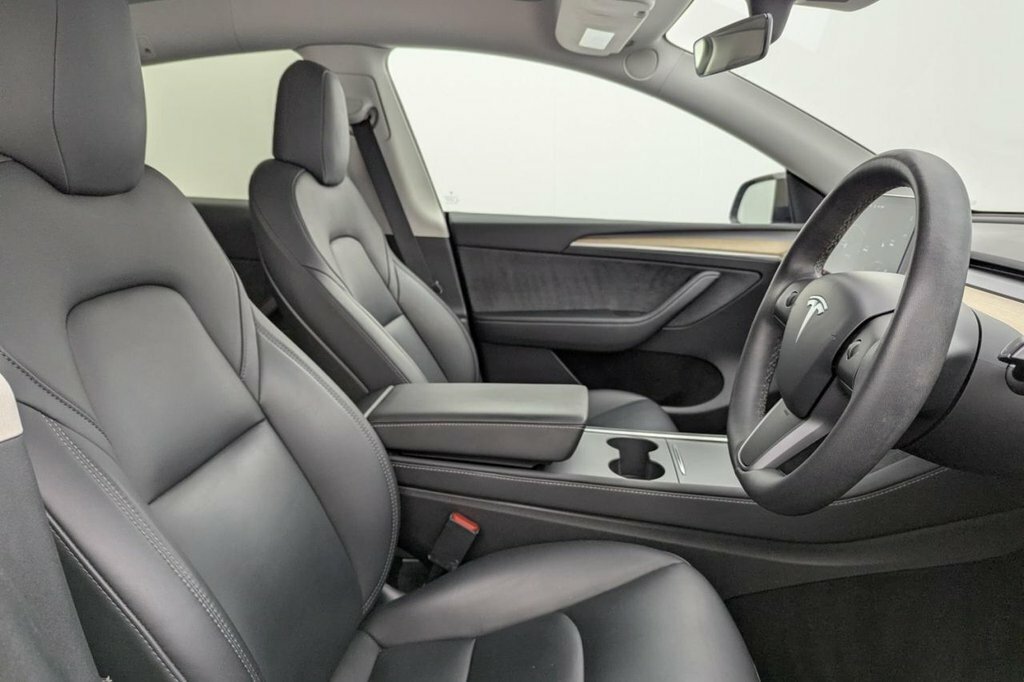 Tesla Model Y Suv Black #3