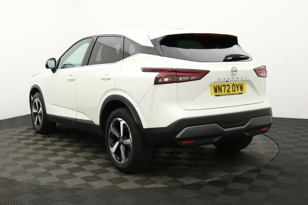 Nissan Qashqai 1.3L N-connecta White #6