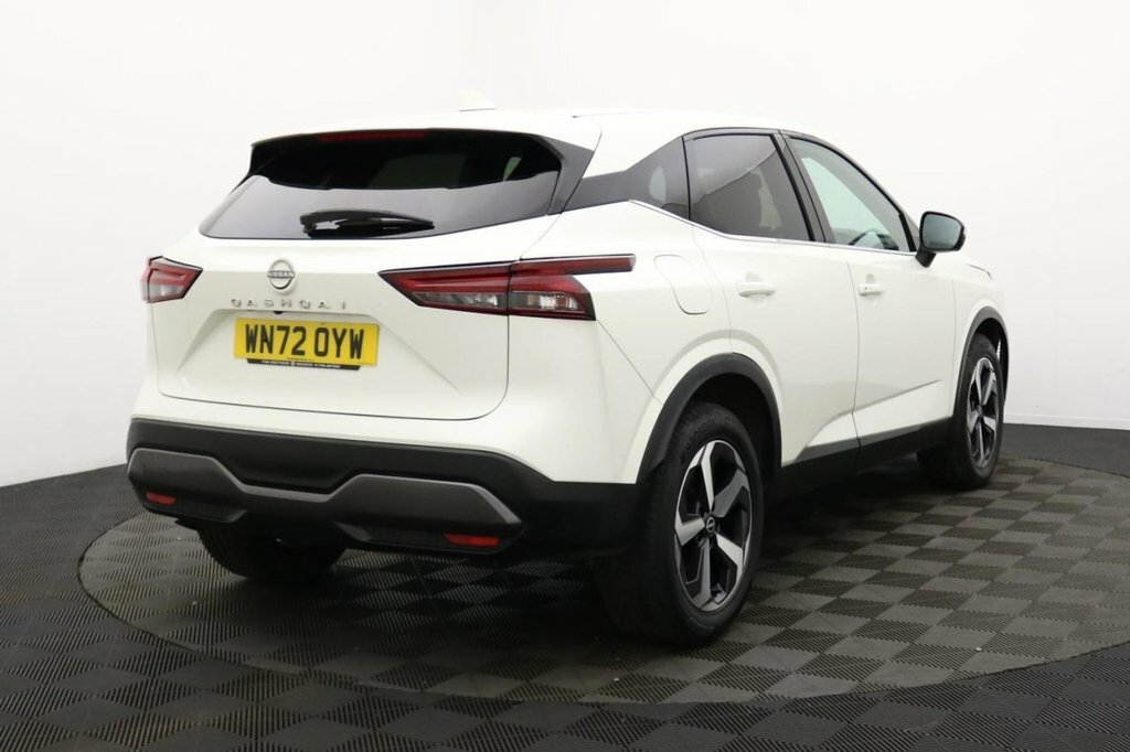 Nissan Qashqai 1.3L N-connecta White #4