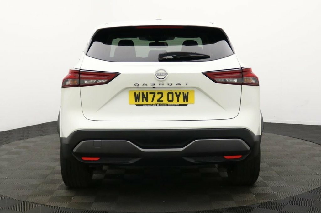 Nissan Qashqai 1.3L N-connecta White #5