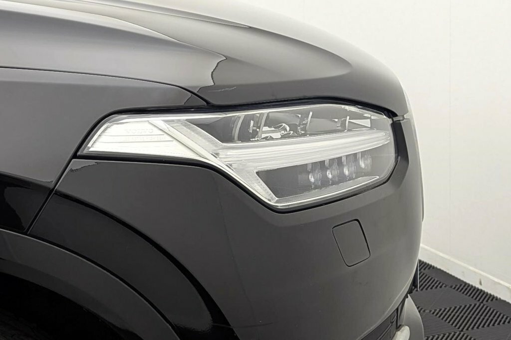 Volvo XC90 T8 Twin Engine Awd R-design White #41