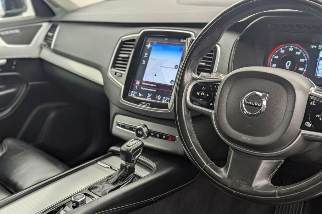 Volvo XC90 T8 Twin Engine Awd R-design White #37