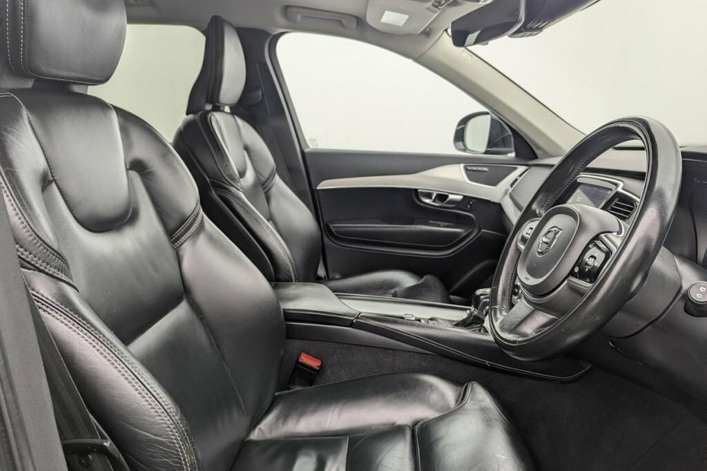 Volvo XC90 2L Momentum Pro Black #3