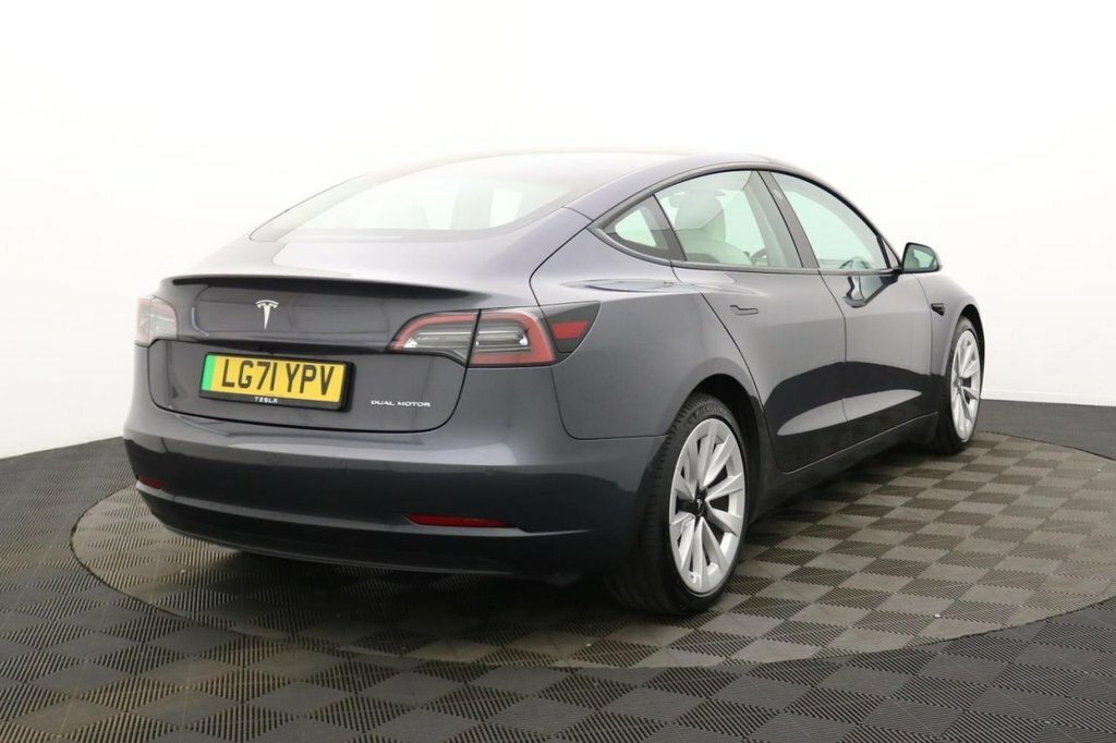 Tesla Model 3 Saloon Grey #4
