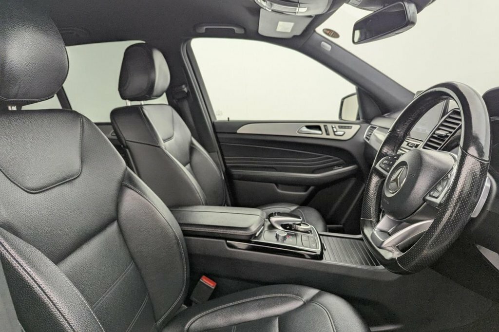 Mercedes-Benz GLE Class 2.1L Amg Night Edition White #3