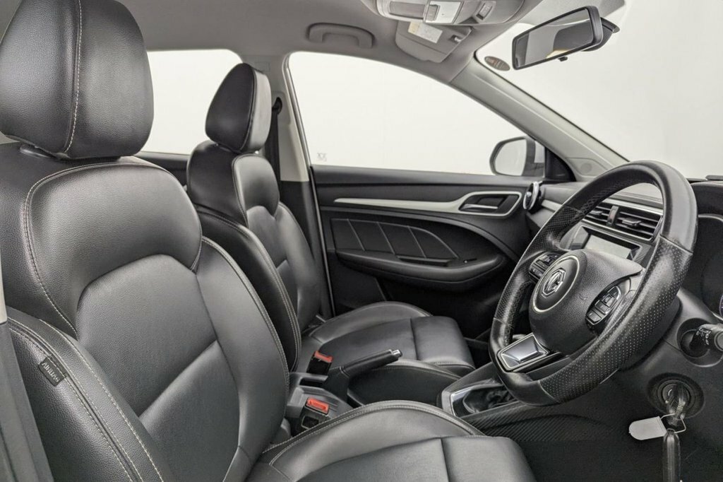 MG ZS 1L Exclusive Silver #3