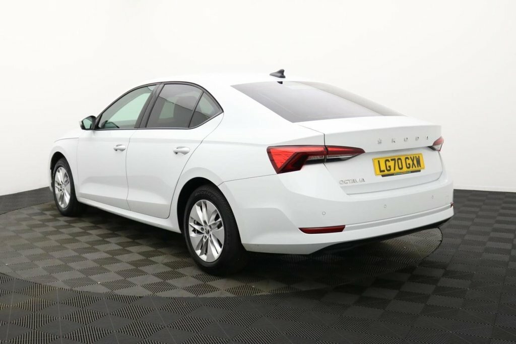 Skoda Octavia 1.5L Se Technology White #6