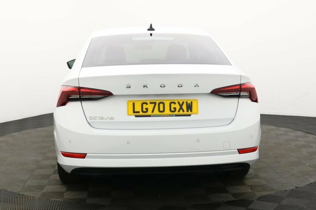 Skoda Octavia 1.5L Se Technology White #5