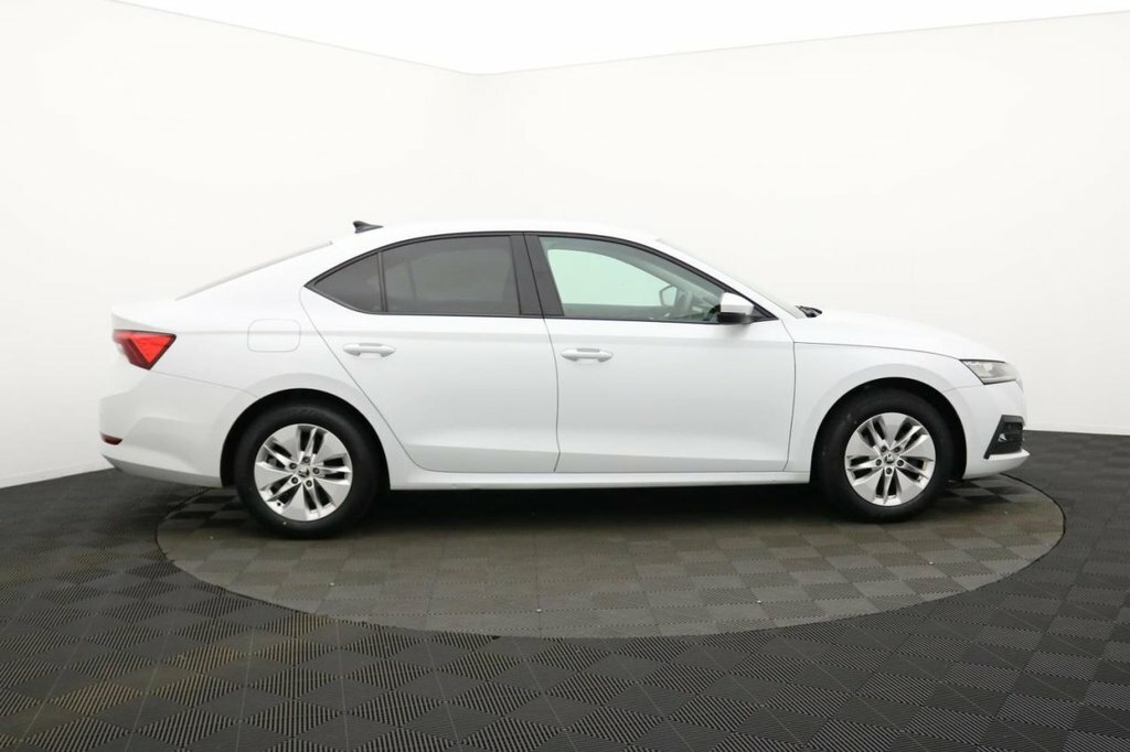 Skoda Octavia 1.5L Se Technology White #2
