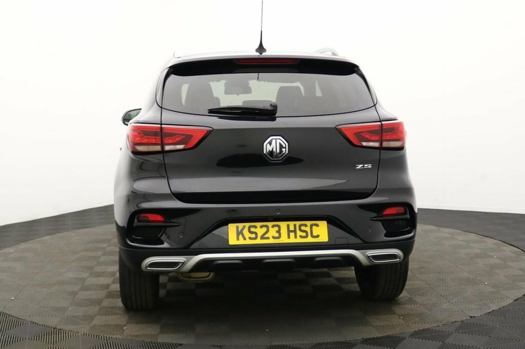 MG ZS 1.5L Exclusive Black #5