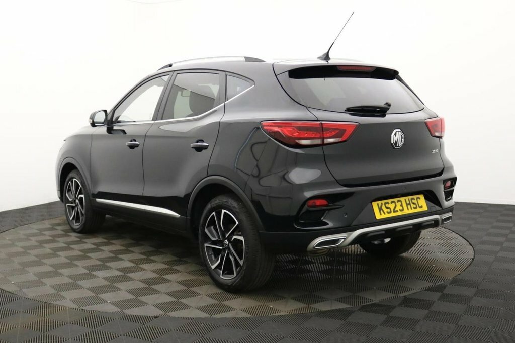 MG ZS 1.5L Exclusive Black #6