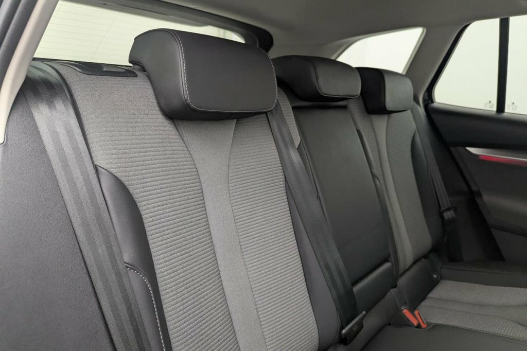 Skoda ENYAQ 60 Silver #17