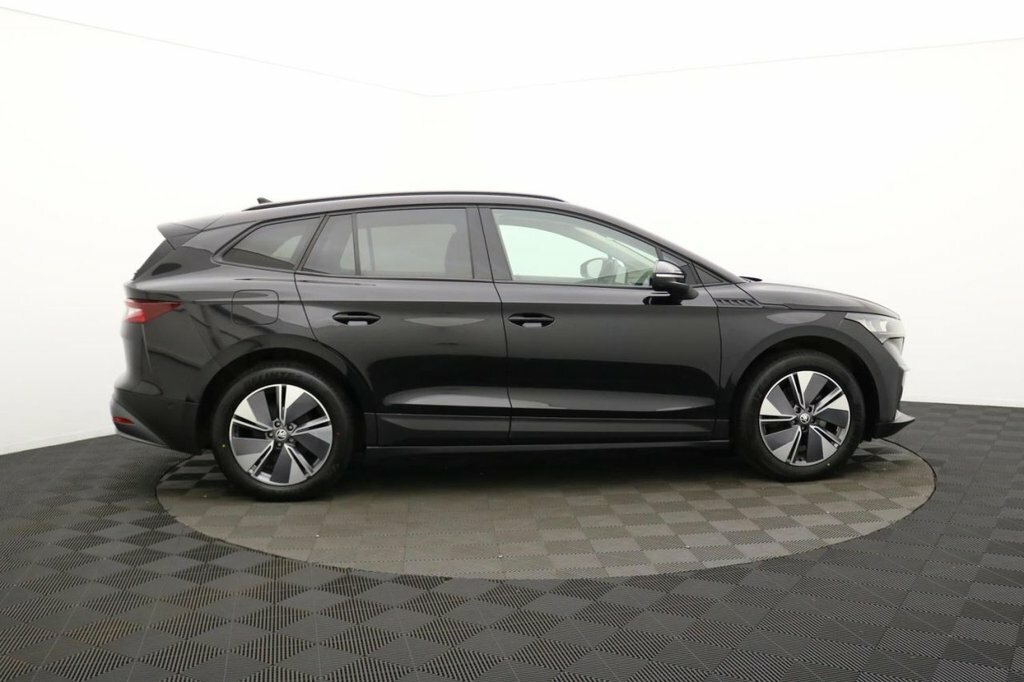 Skoda ENYAQ Suv Black #2