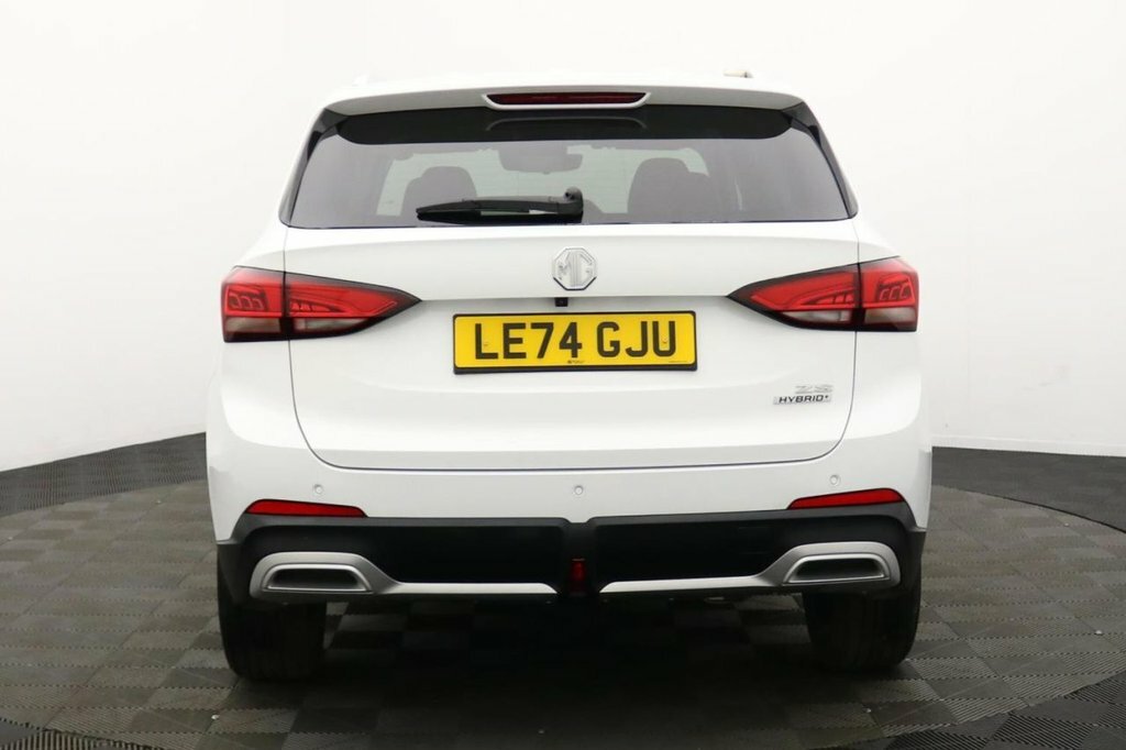 MG ZS 1.5L Trophy White #4