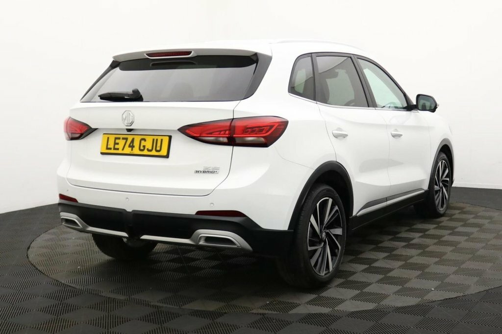 MG ZS 1.5L Trophy White #5