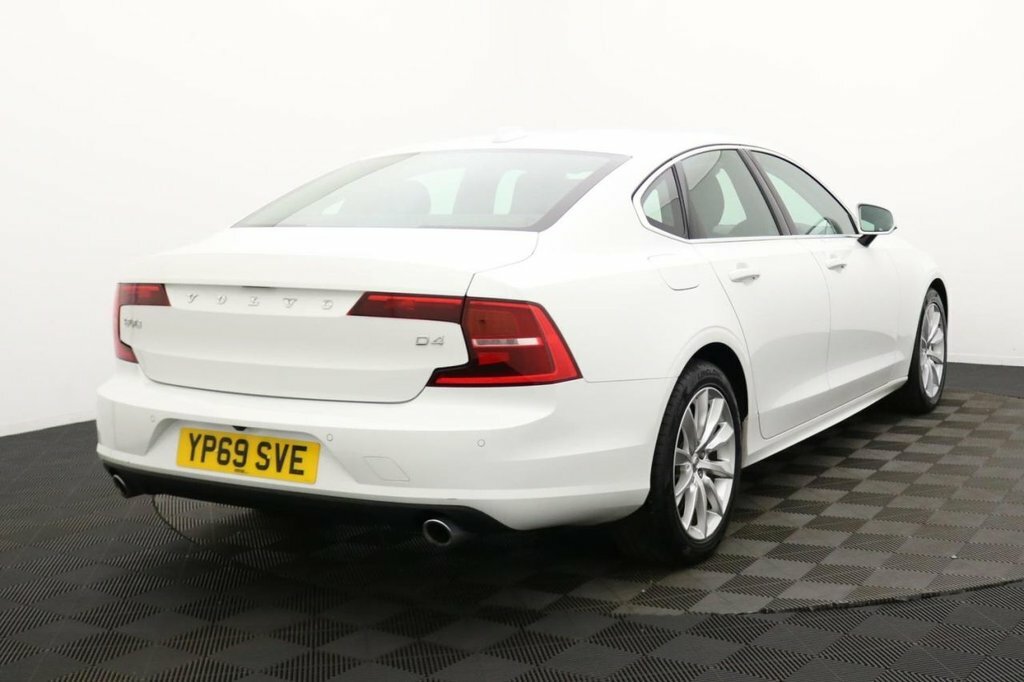 Volvo S90 2L Momentum Plus White #4