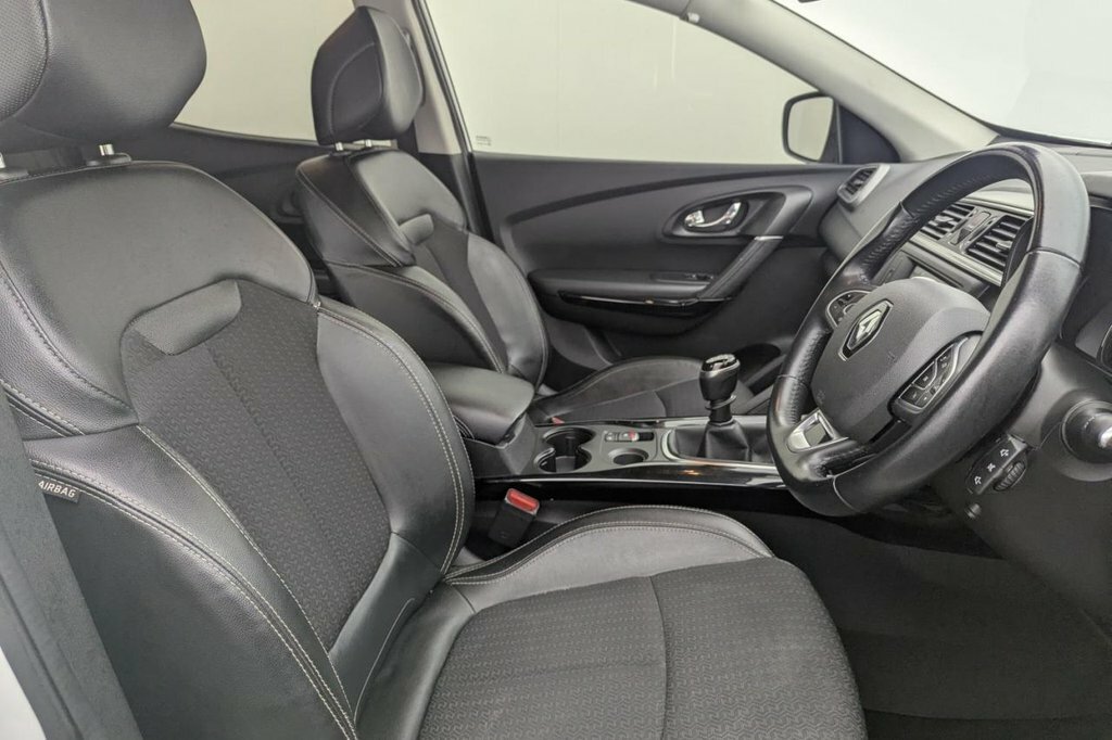 Renault Kadjar 1.3L Dynamique S Nav White #3