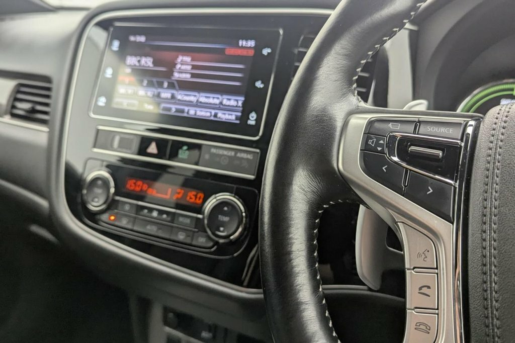 Mitsubishi Outlander 2.4 Phev Dynamic Estate White #12